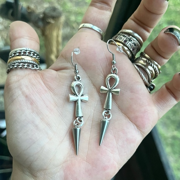 Ankh set with dangly silver spikes stainless steel chain adjustable goth boho - Picture 10 of 13